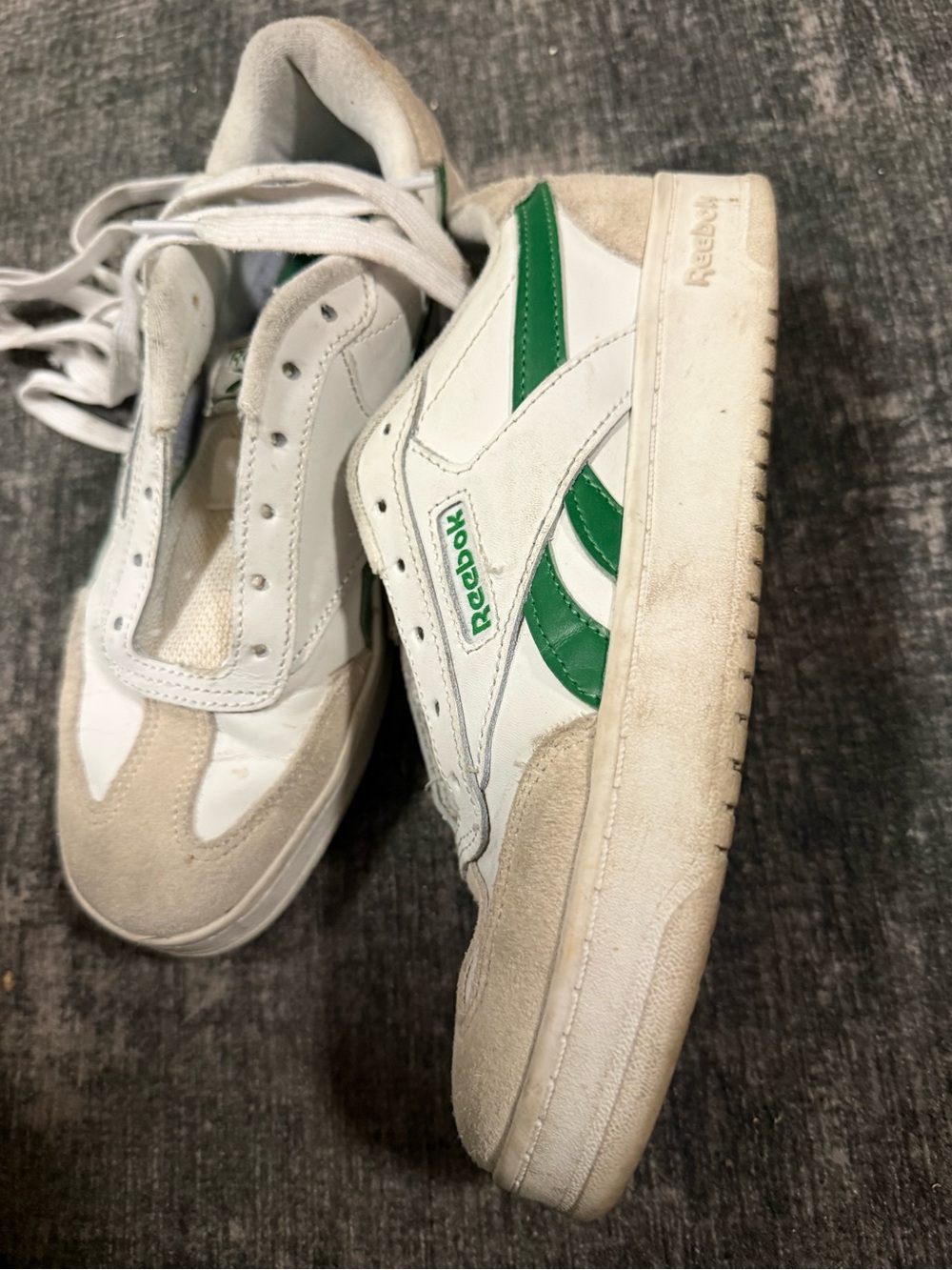 Reebok White Sneakers with Green Insole and Accent